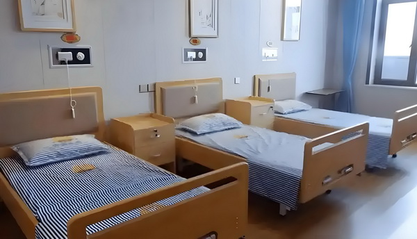 极品狂妃：捡个王爷拖回家